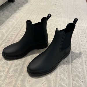 women’s rain boot
